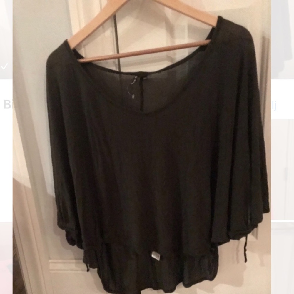 Emma&Sam- Dark Green Flowy Shirt